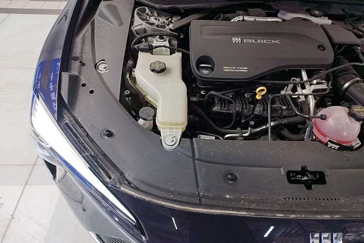 Used Buick L7 2025 Model Luxury Leisure Smart Driving Edition Engine Bay Right
