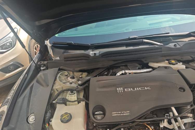 Used Buick L7 2025 Model Aivia Engine Bay Right