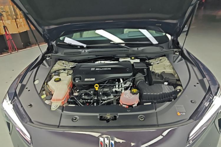 Used Buick L7 2025 Model Aivia Engine Bay