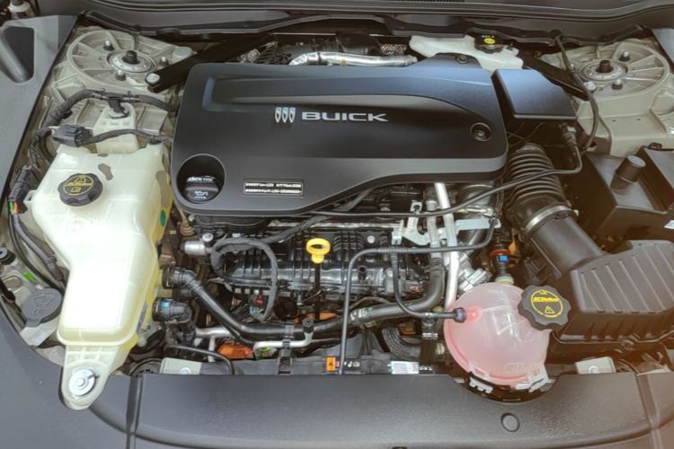 Used Buick L7 2025 Model Luxury Leisure Smart Driving Edition Engine Bay