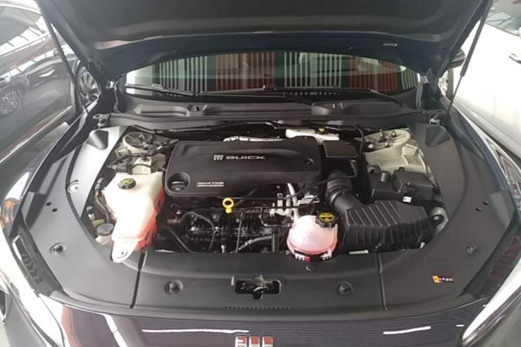 Used Buick L7 2025 Model Aivia Engine Bay