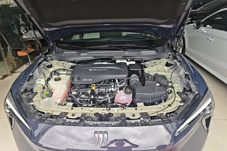 Used Buick L7 2025 Model Aivia Engine Bay