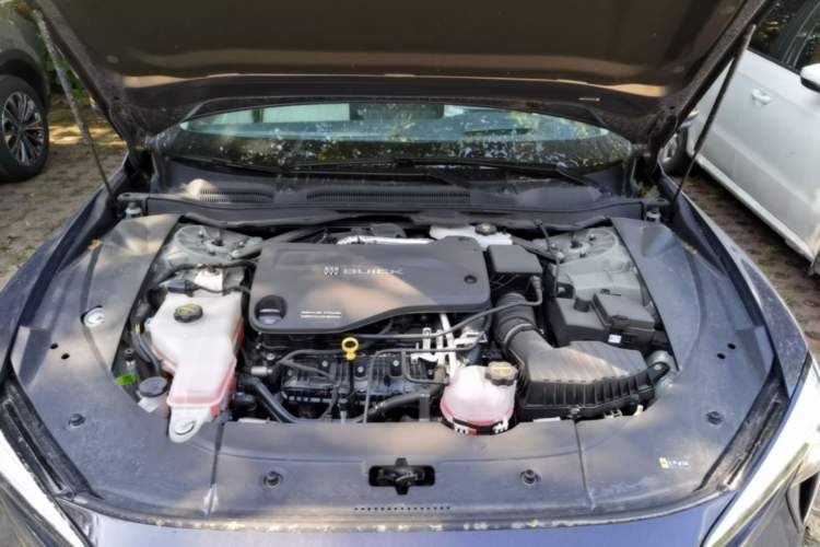 Used Buick L7 2025 Model Aivia Engine Bay