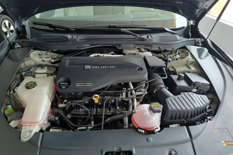 Used Buick L7 2025 Model Aivia Engine Bay
