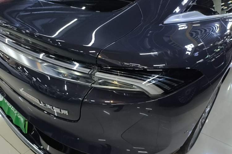 Used Buick L7 2025 Model Aivia Exterior 3