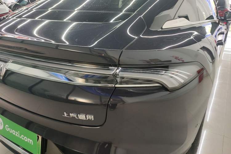 Used Buick L7 2025 Model Aivia Exterior 3