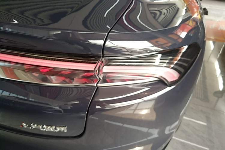 Used Buick L7 2025 Model Aivia Exterior 3