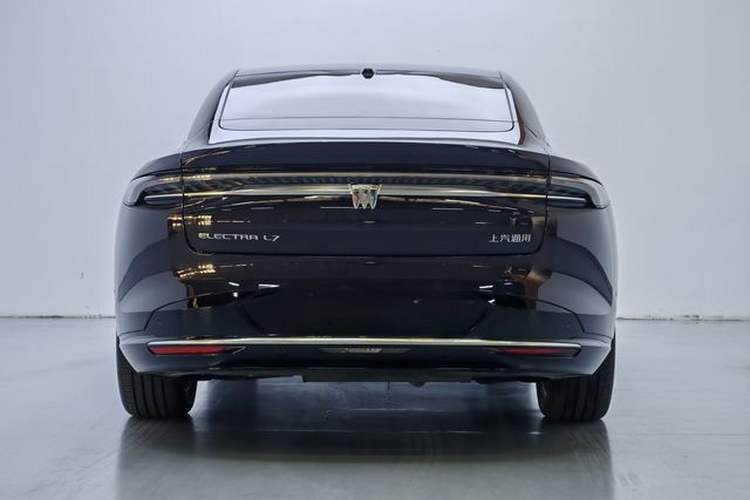 Used Buick L7 2025 Model Aivia Exterior 4