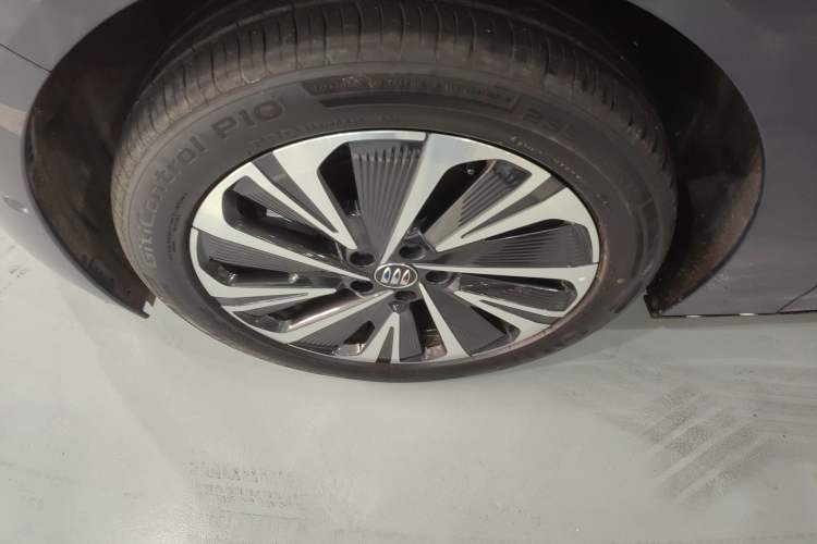 Used Buick L7 2025 Model Luxury Leisure Smart Driving Edition Exterior 4