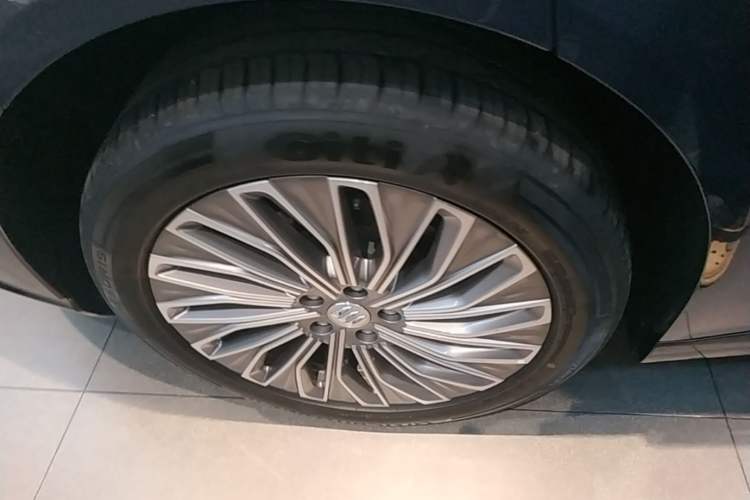 Used Buick L7 2025 Model Aivia Exterior 5