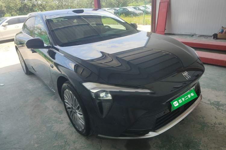 Used Buick L7 2025 Model Aivia Front Right 45 Deg