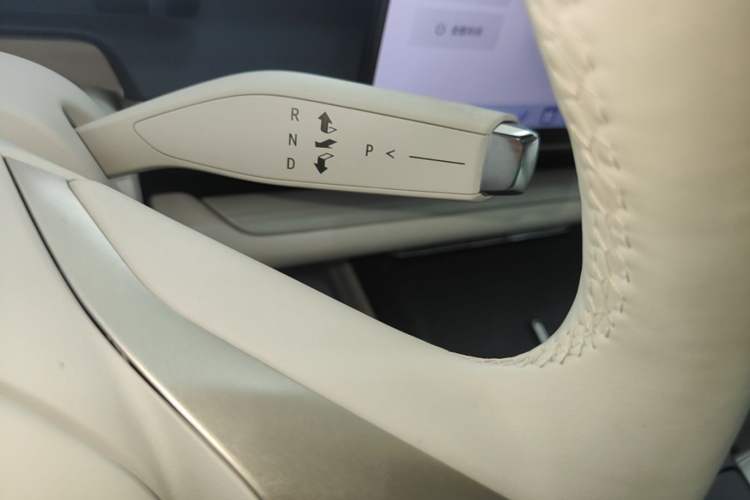 Used Buick L7 2025 Model Aivia Gear Lever