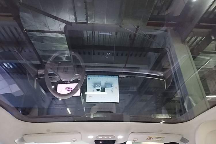 Used Buick L7 2025 Model Aivia Headliner