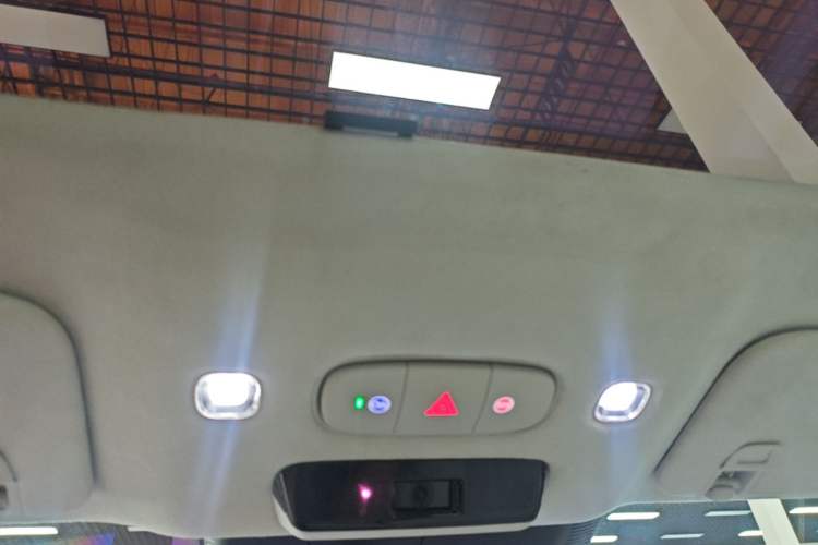 Used Buick L7 2025 Model Aivia Headliner