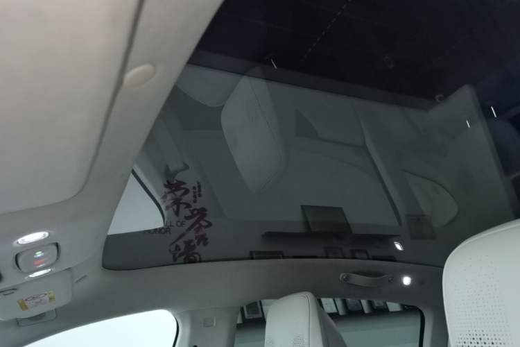 Used Buick L7 2025 Model Aivia Headliner