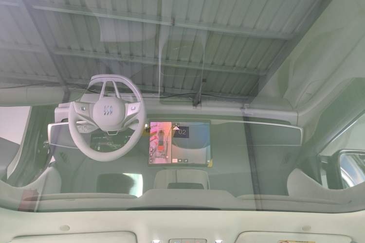 Used Buick L7 2025 Model Aivia Headliner