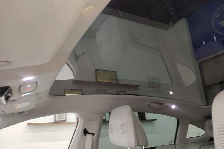 Used Buick L7 2025 Model Aivia Headliner