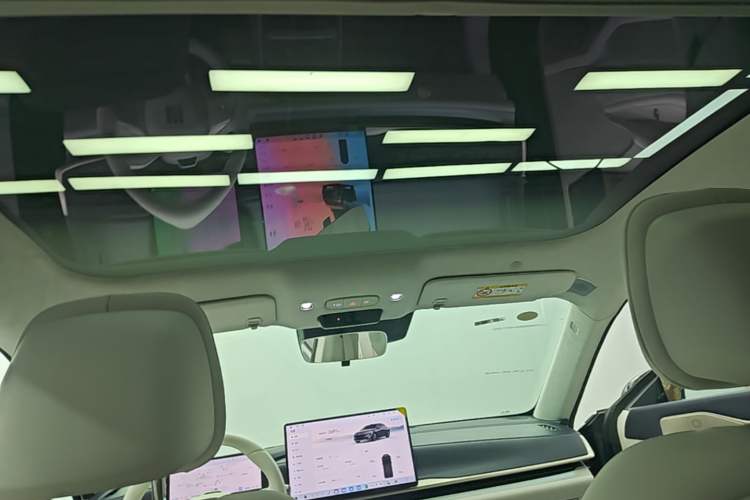 Used Buick L7 2025 Model Aivia Headliner