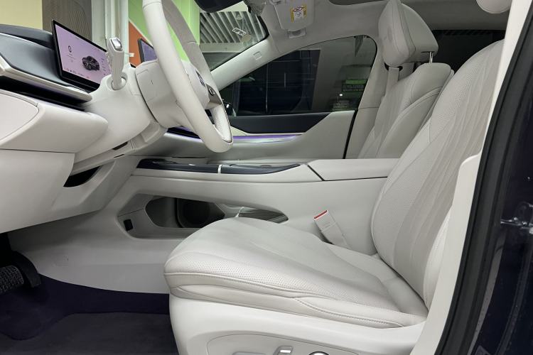 Used Buick L7 2025 Model Aivia Interior 2