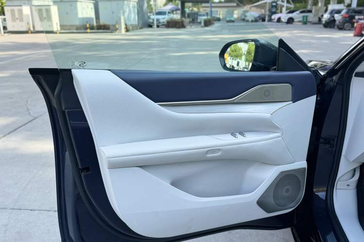Used Buick L7 2025 Model Aivia Interior 3