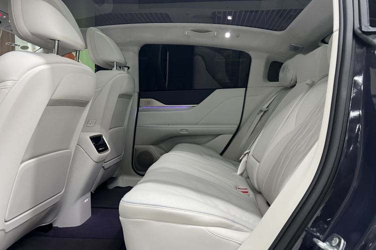 Used Buick L7 2025 Model Aivia Interior 5
