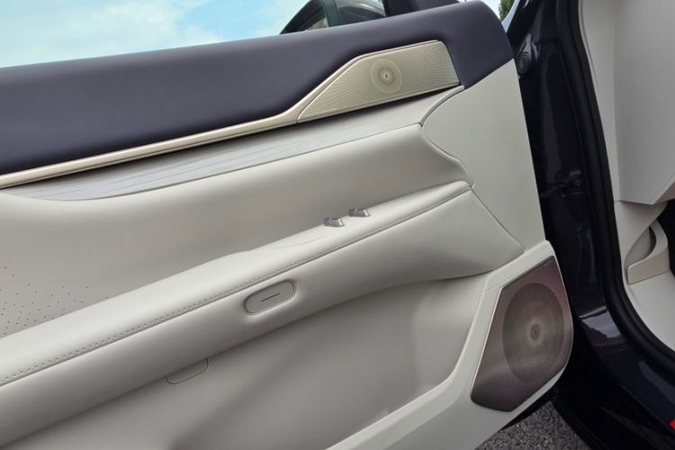 Used Buick L7 2025 Model Aivia Interior 8