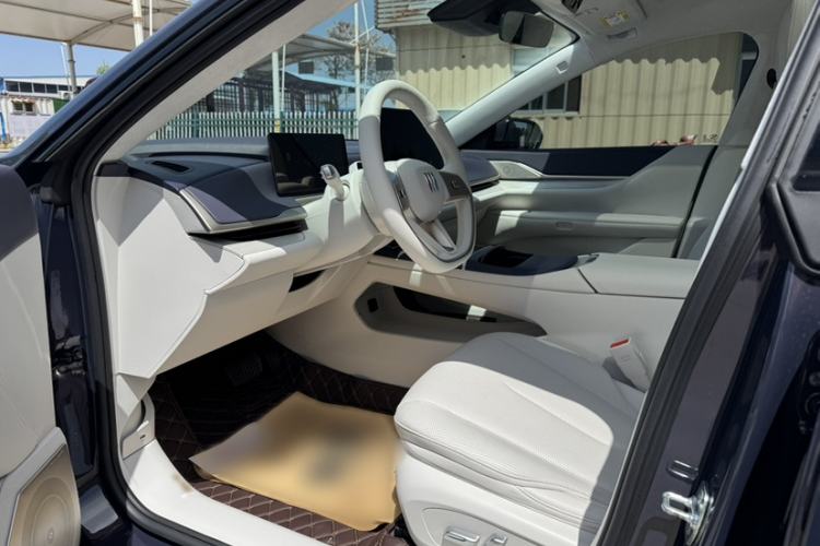 Used Buick L7 2025 Model Aivia Interior 8