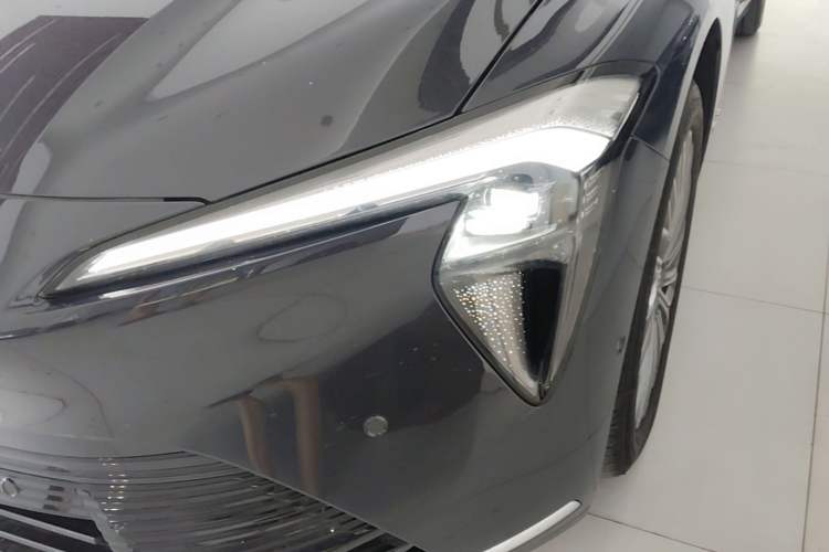 Used Buick L7 2025 Model Aivia Left Front Headlight