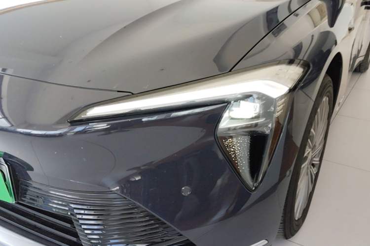 Used Buick L7 2025 Model Aivia Left Front Headlight