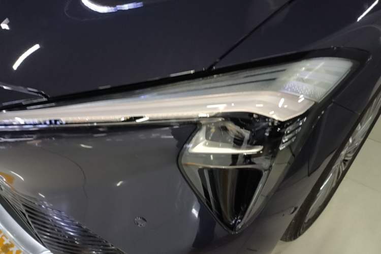 Used Buick L7 2025 Model Aivia Left Front Headlight