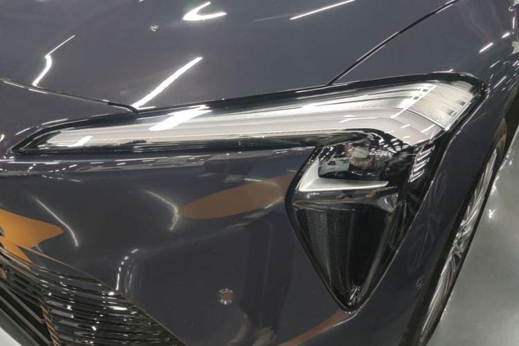 Used Buick L7 2025 Model Aivia Left Front Headlight