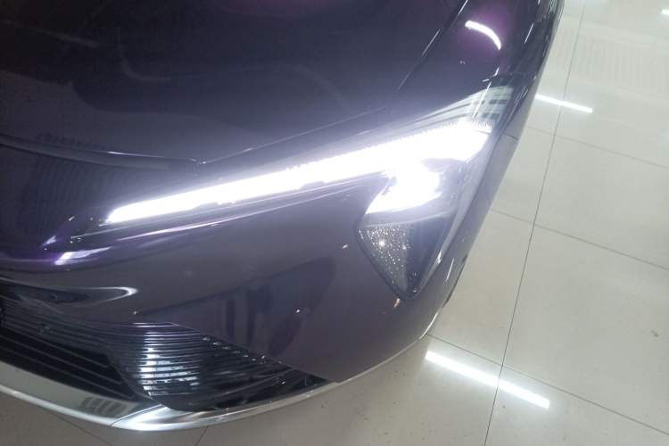 Used Buick L7 2025 Model Aivia Left Front Headlight