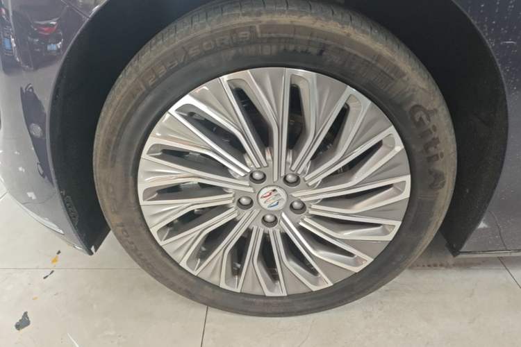Used Buick L7 2025 Model Aivia Left Front Wheel Hub