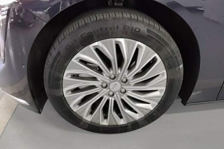 Used Buick L7 2025 Model Aivia Left Front Wheel Hub
