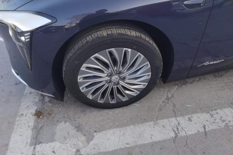 Used Buick L7 2025 Model Aivia Left Front Wheel Hub