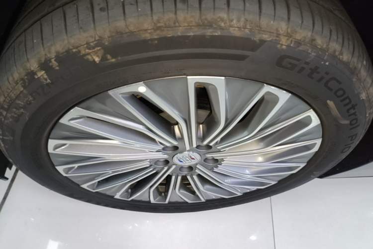 Used Buick L7 2025 Model Aivia Left Front Wheel Hub