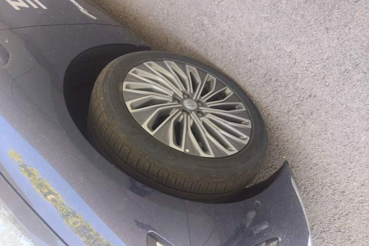 Used Buick L7 2025 Model Aivia Left Front Wheel Hub