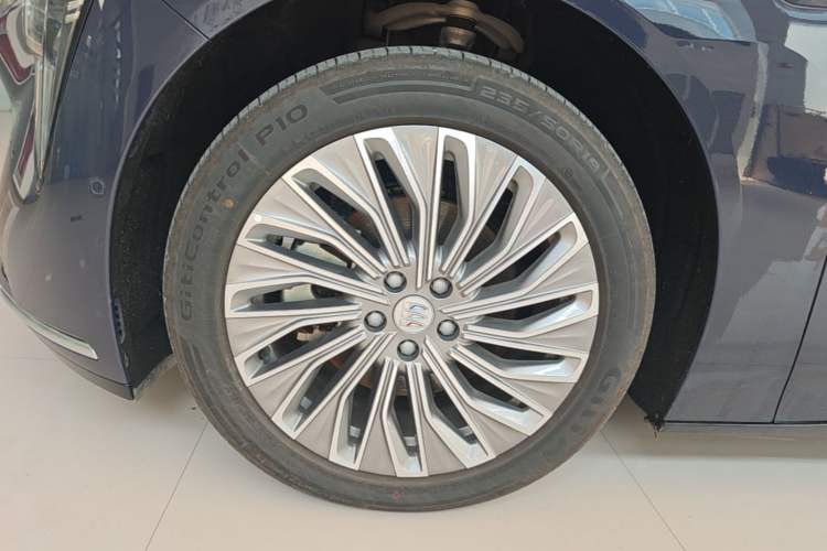 Used Buick L7 2025 Model Aivia Left Front Wheel Hub