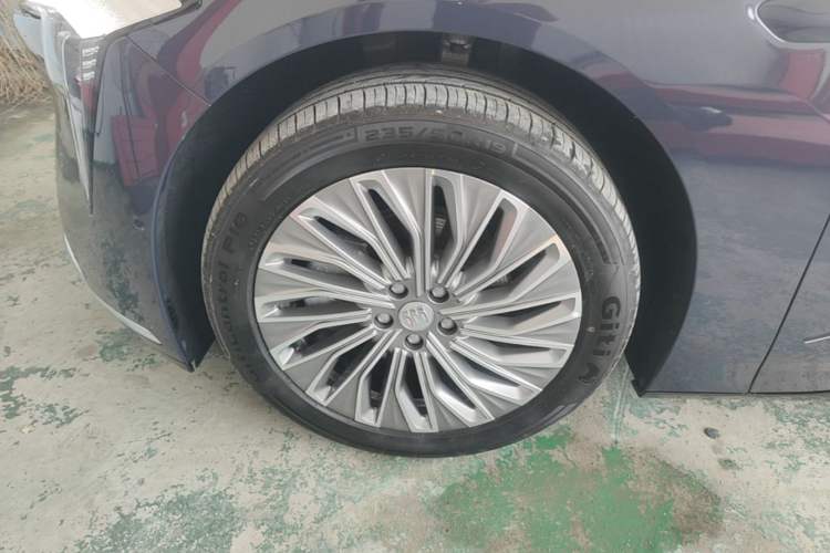 Used Buick L7 2025 Model Aivia Left Front Wheel Hub