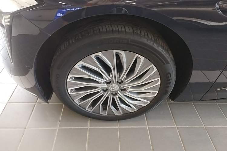 Used Buick L7 2025 Model Aivia Left Front Wheel Hub