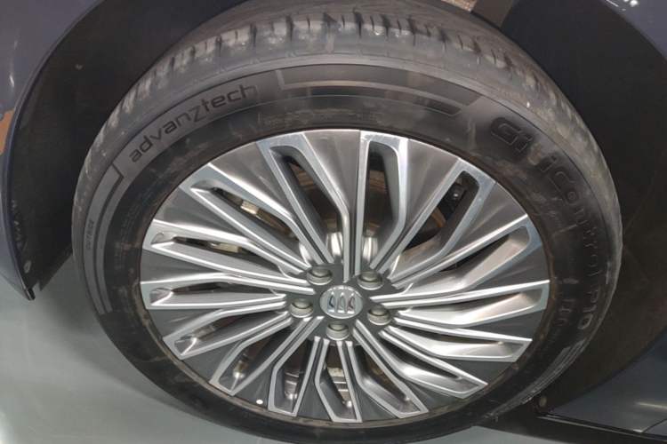 Used Buick L7 2025 Model Aivia Left Front Wheel Hub