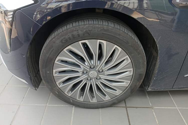 Used Buick L7 2025 Model Aivia Left Front Wheel Hub