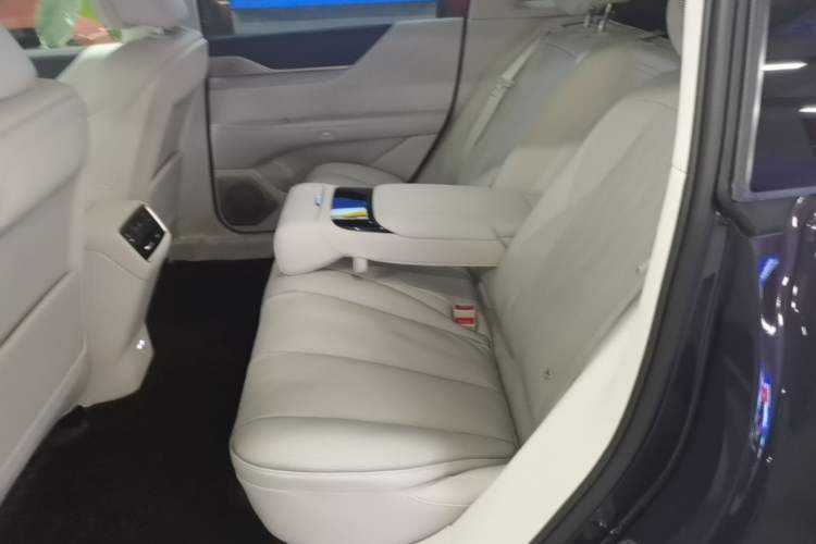 Used Buick L7 2025 Model Aivia Left Rear Seat