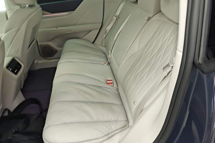 Used Buick L7 2025 Model Aivia Left Rear Seat