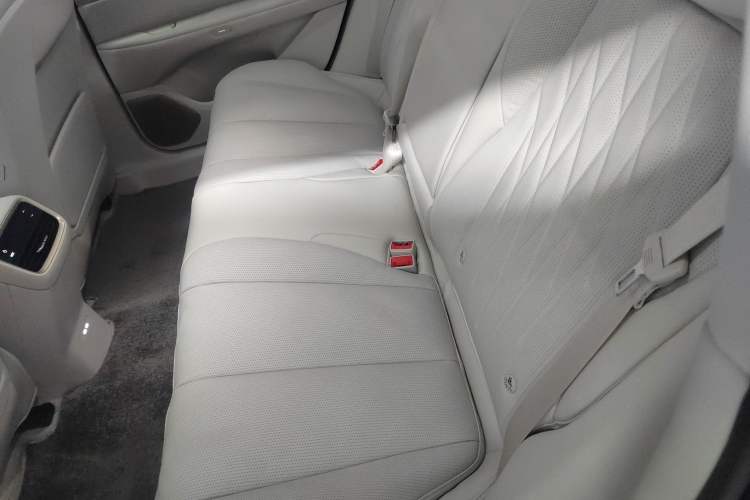 Used Buick L7 2025 Model Aivia Left Rear Seat