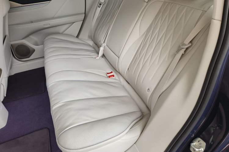 Used Buick L7 2025 Model Aivia Left Rear Seat
