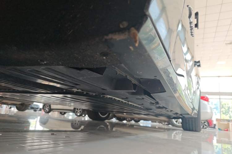 Used Buick L7 2025 Model Aivia Left Side Sill