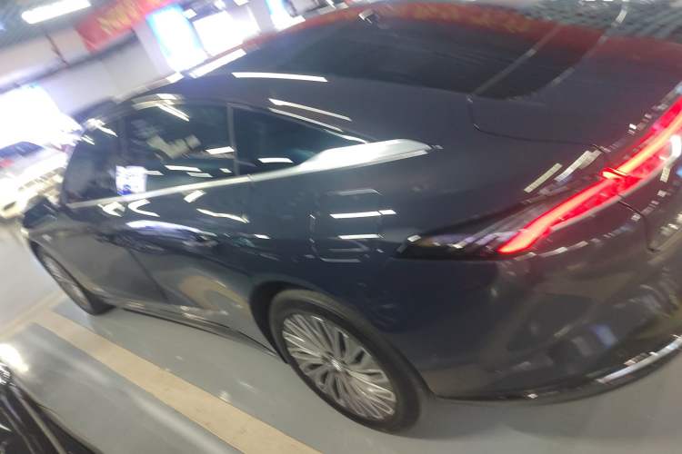 Used Buick L7 2025 Model Aivia Left Side