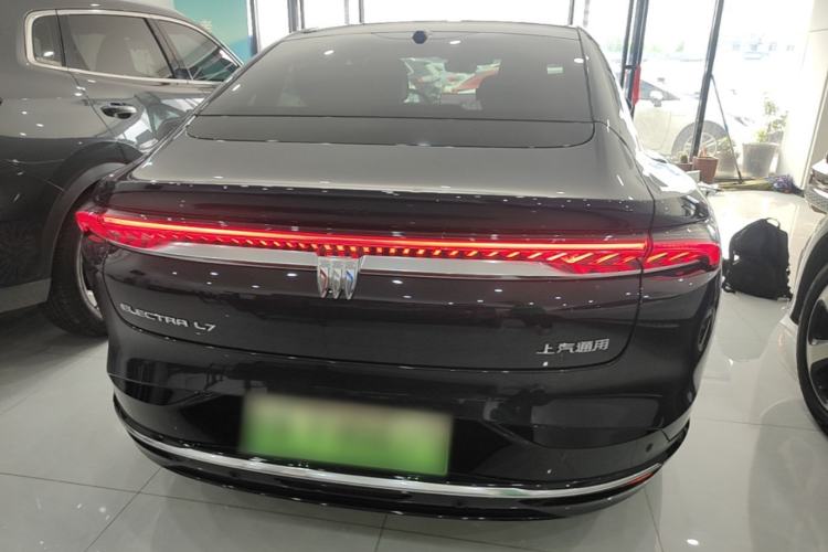 Used Buick L7 2025 Model Aivia Rear