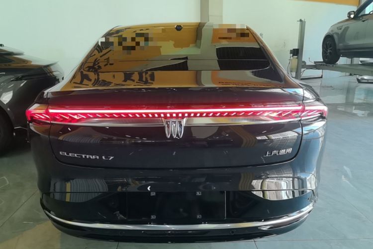 Used Buick L7 2025 Model Aivia Rear